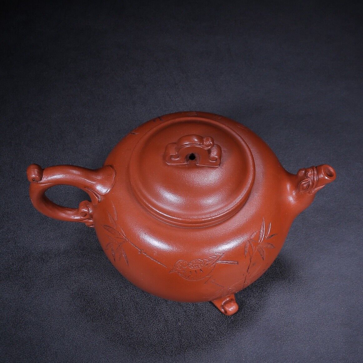 Chinese Yixing Zisha Clay Handmade Exquisite Teapot （三足龙壶 底款：俞锡山）