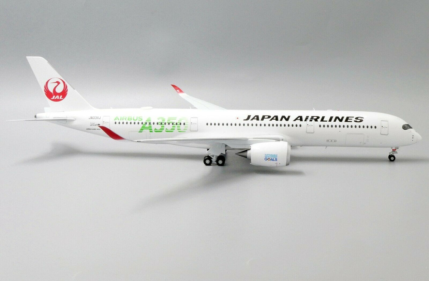 1:200 JC Wings Japan Airlines AIRBUS A350-900 Airplane Diecast Aircraft Model
