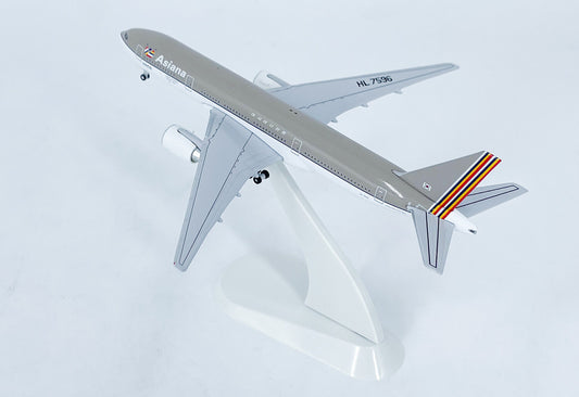 1:500 StarJets Asiana BOEING 777-200 Passenger Airplane Diecast Aircraft Model