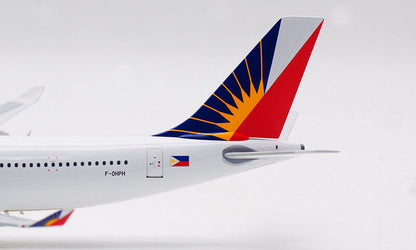 1:200 30CM InFlight Philippines AIRBUS A340-200 Aeroplane Diecast Aircraft Model