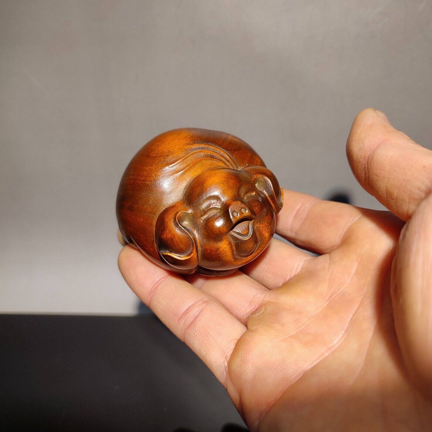 Modern home decoration happy pig pet statue wooden Carved wood carving room gift