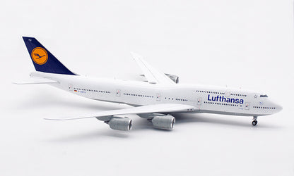 1:200 SQ Wings Lufthansa Boeing 747-8 D-ABYA Passenger Airplane Diecast Model