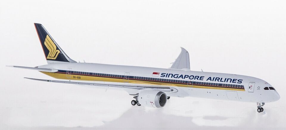1:400 JC Wings SINGAPORE AIRLINES BOEING 787-10 Passenger Airplane Diecast Model
