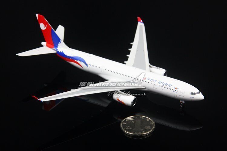 1:400 Phoenix Nepal Airlines AIRBUS A330-200 Passenger Airplane Diecast Model