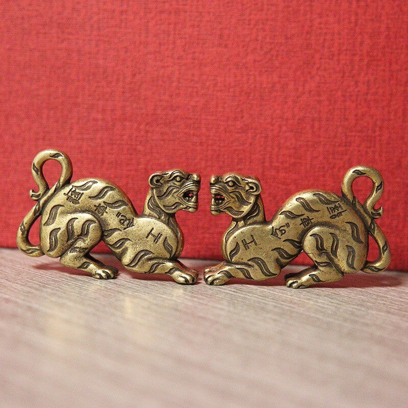 Brass Pure Flat Tiger Figurine Keychain Miniature Tea Pet Ornament Animal Statue