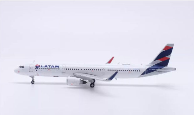 1:400 Phoenix LATAM Airbus A321 PT-XPQ Airplane Diecast Aircraft Plane Model