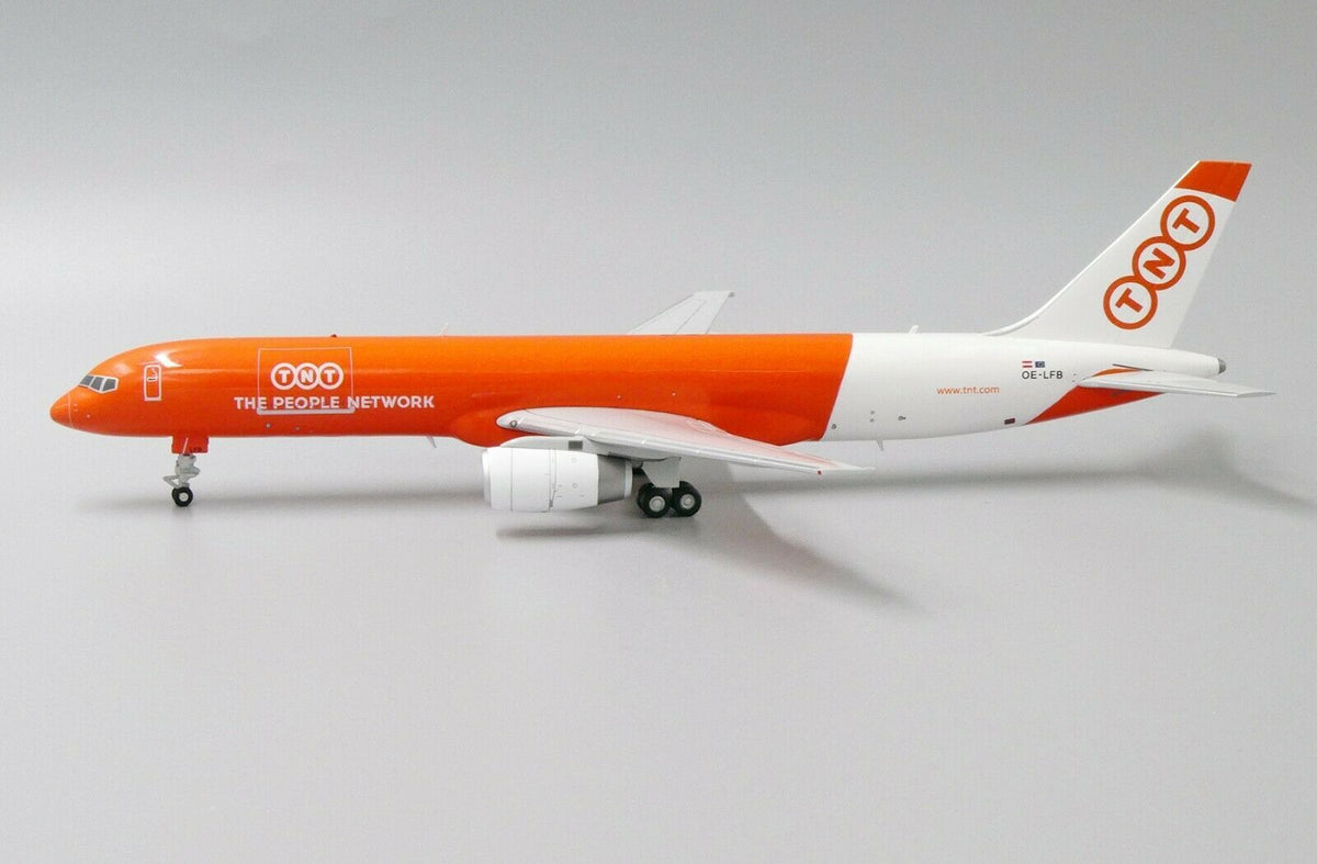 1:200 JC Wings TNT BOEING B757-200 PF Passenger Airplane Diecast Aircraft Model