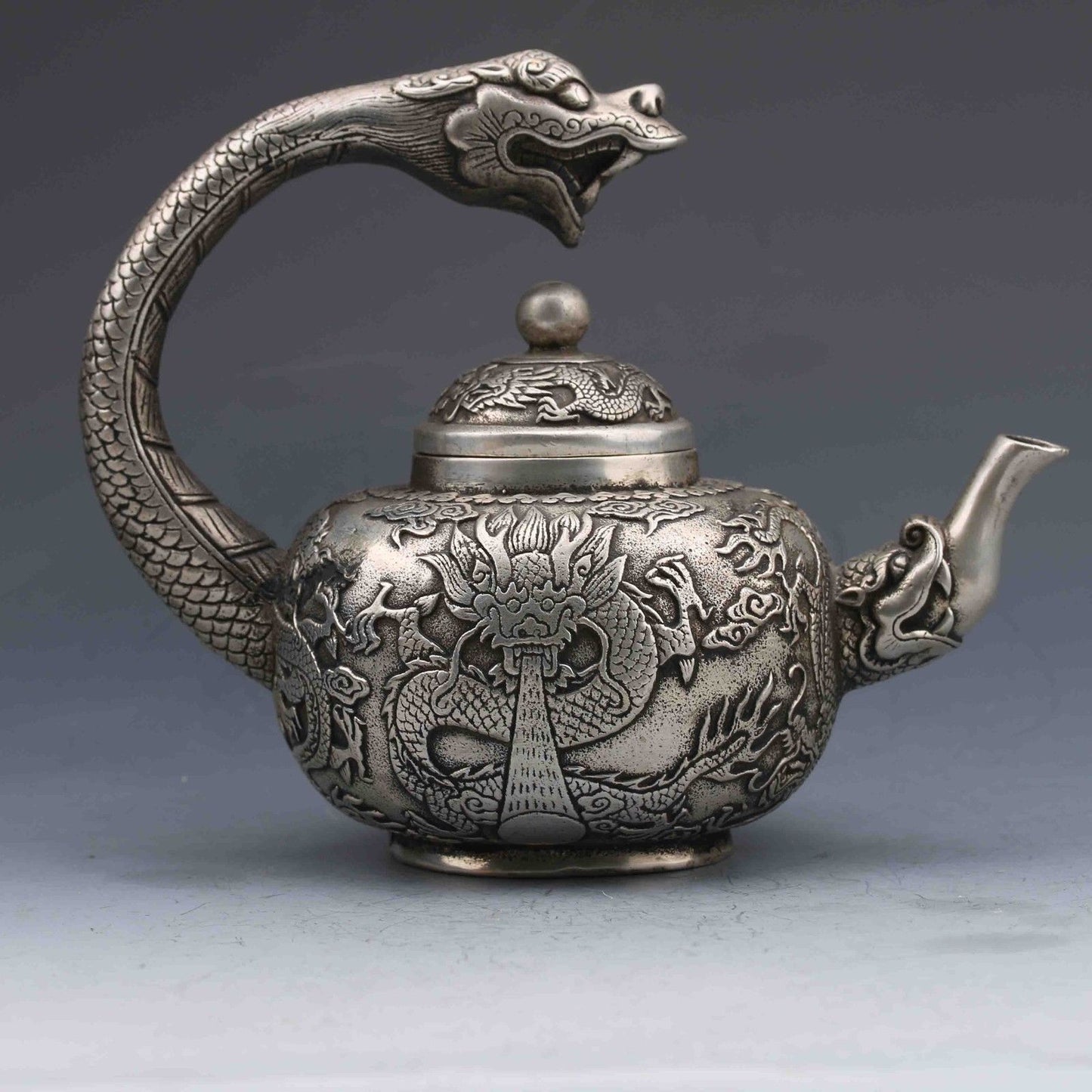 Collection Chinese Tibetan Silver Hand-Carved Dragon Teapot