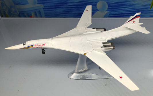 Russian TUPOLEV TU160 Blackjack long range strategic bomber 17 1/200 plane model