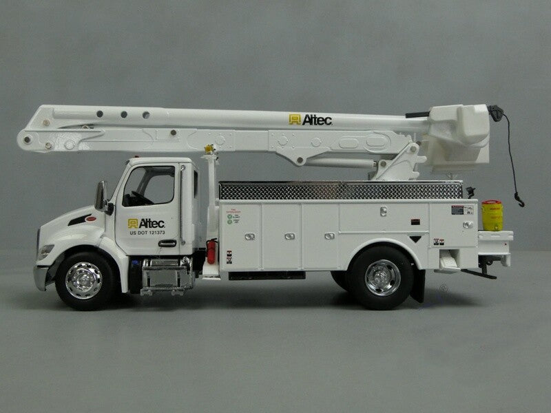 1:32 DM PETERBILT 536 With Altec AA55 Aerial SERVICE TRUCK Machine Diecast Model