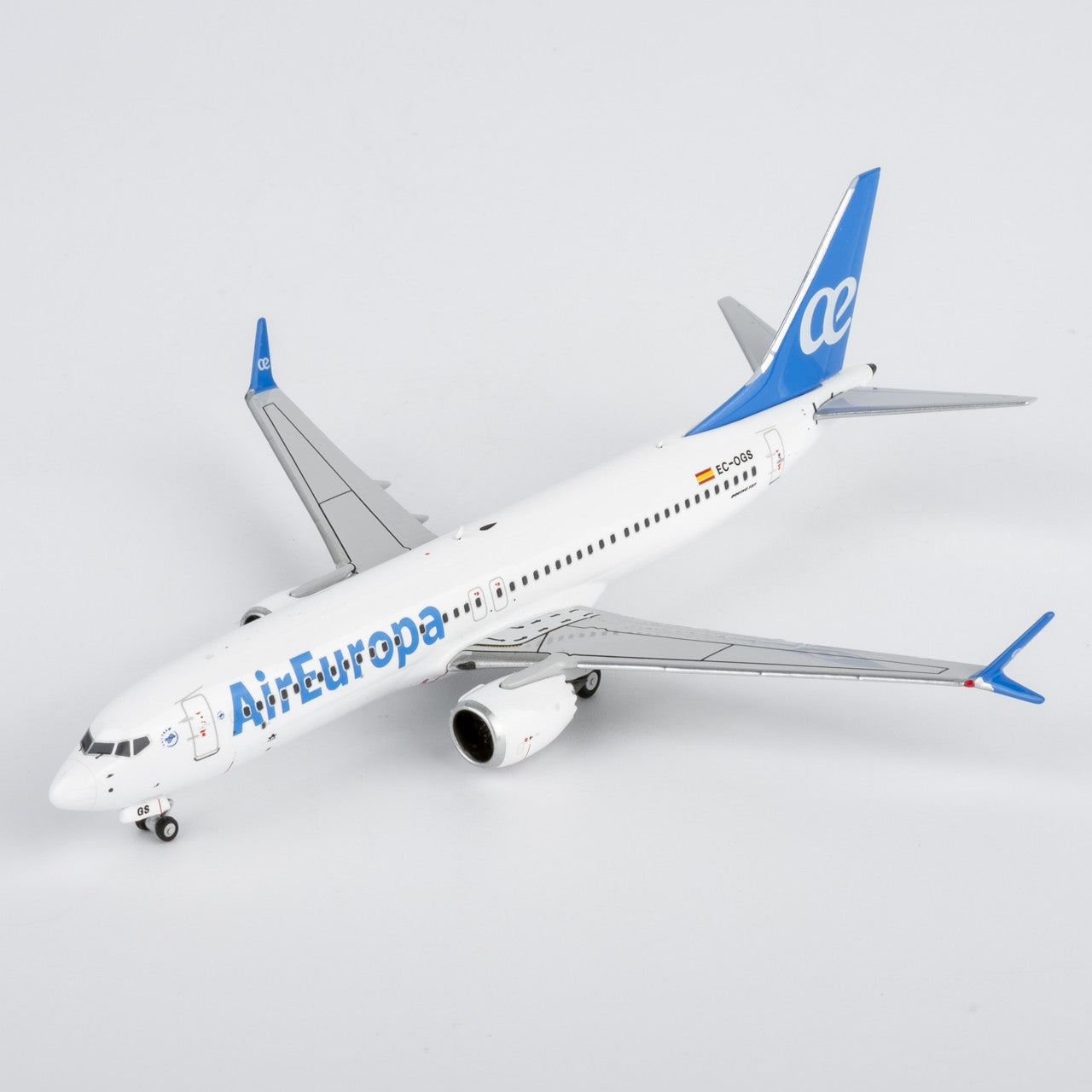 1:400 NGmodels Air Europa B737 MAX 8 Passenger Airplane Diecast Plane Model