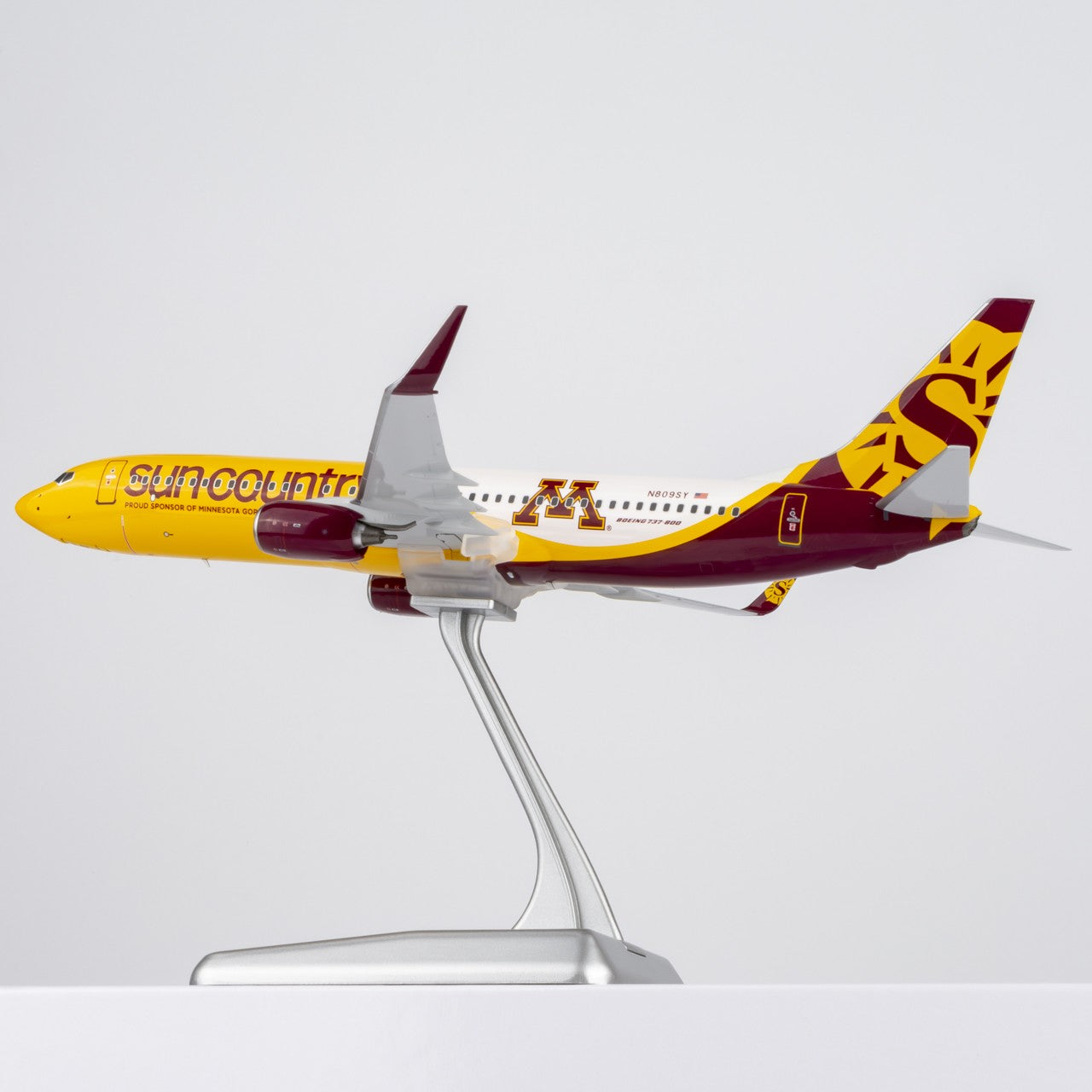 1:200 NGmodels Sun Country Airlines B737-800 Passenger Airplane Diecast Model
