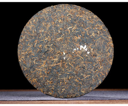 Yunnan Menghai Banzhang Tribute Golden Buds Pu'er Tea Cake 2018 357g Ripe Pu-erh