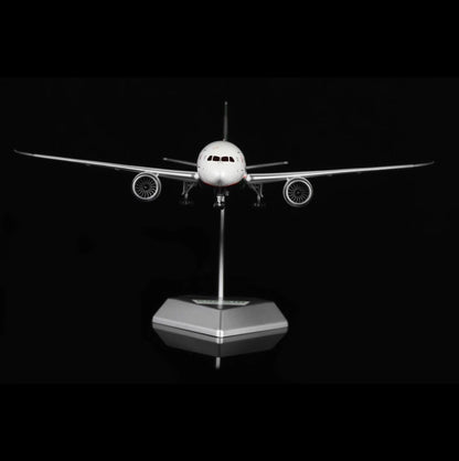 1:200 SQ Wings EVA Air B787-10 B-17801 Passenger Airplane Diecast Plane Model