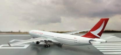 Phoenix CATHAY DRAGON A330-300 B-LAA 1/400 diecast plane model aircraft