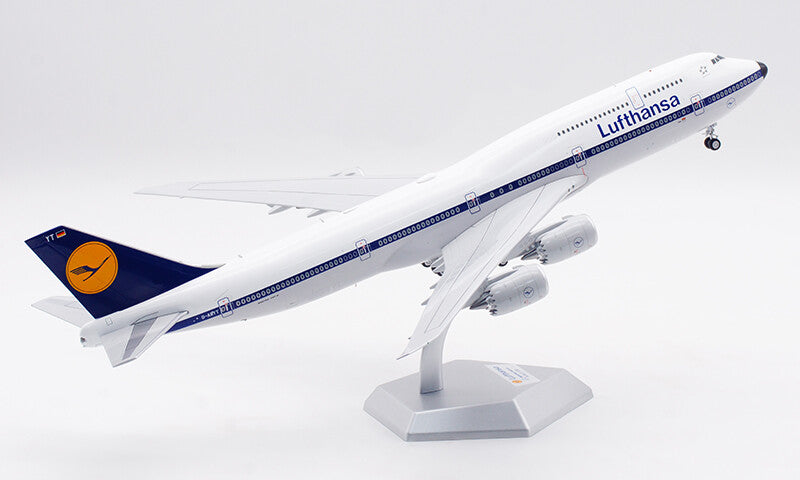 1:200 SQ Wings Lufthansa Boeing 747-8 D-ABYT Passenger Airplane Diecast Model