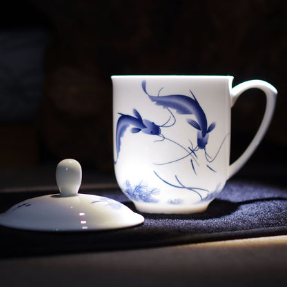 Jingdezhen Blue and White Bone Porcelain Cup Ceramic Tea Cup with Handle Lid