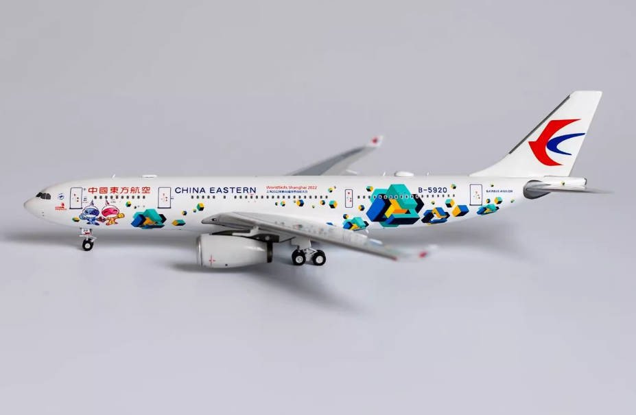 1:400 NG Model CHINA EASTERN AIRBUS A330-200 Passenger Airplane Diecast Model