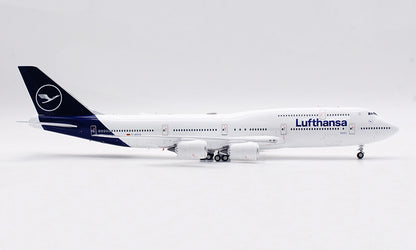 1:200 SQ Wings Lufthansa Boeing 747-8 D-ABYA Passenger Airplane Diecast Model