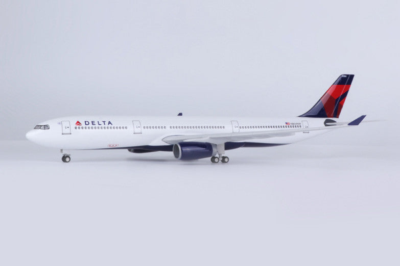 47CM 1:135 DELTA AIRBUS A330 Passenger Aircraft Landing gears Resin Plane Model