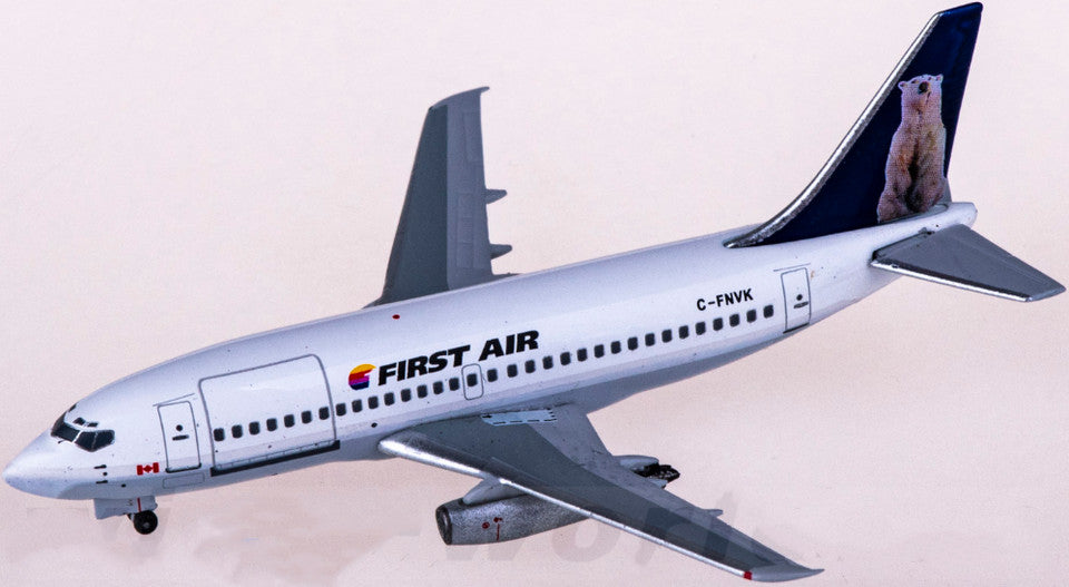 1:400 AeroClassics FIRST AIR BOEING 737-200 Passenger Airplane Diecast Model