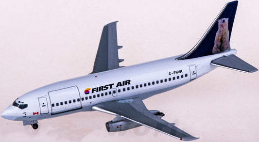 1:400 AeroClassics FIRST AIR BOEING 737-200 Passenger Airplane Diecast Model