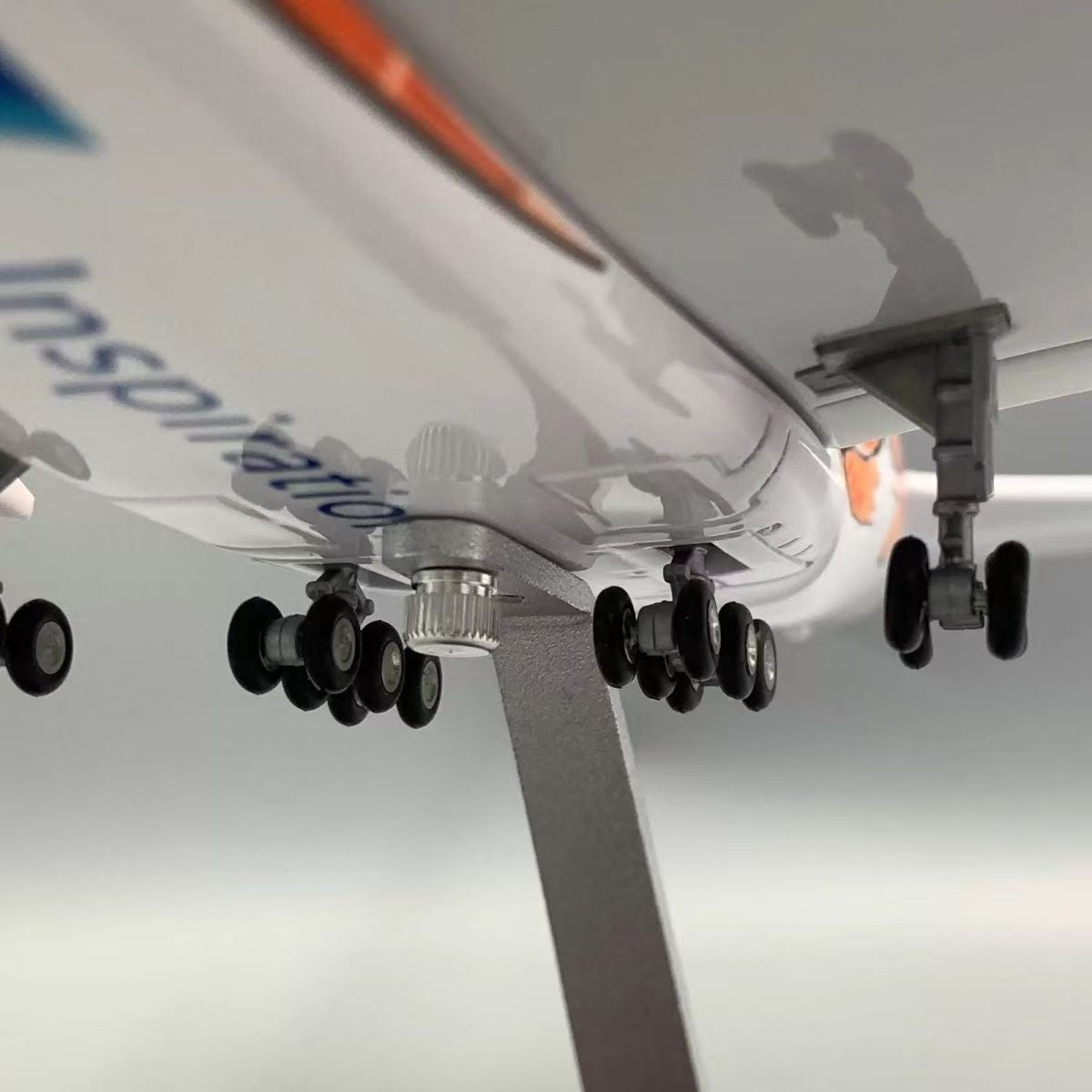 1:160 46CM ANA AIRBUS A380 Passenger Airplane Landing Gear Resin Aircraft Model