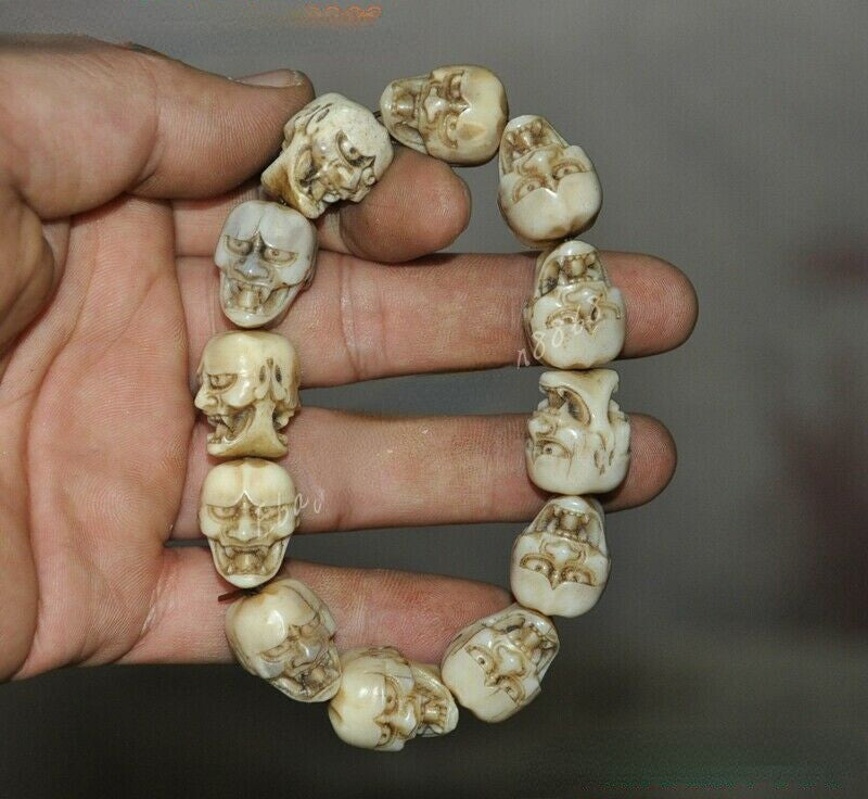 Collectible China Carved Skeleton Devil Skull -head Amulet Bracelet Hand Chain