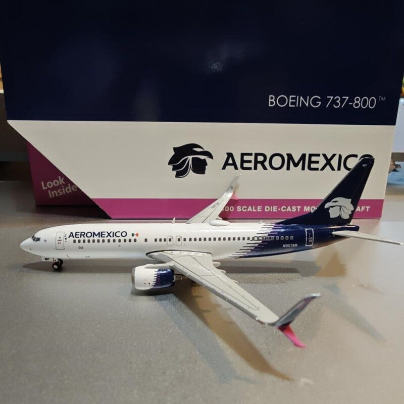 1:400 Geminijets Aeroméxico Boeing 737-800W Passenger Airplane Diecast Model