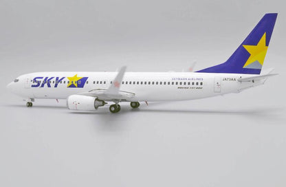 1:200 JC Wings SKYMARK BOEING B737-800 Passenger Airplane Diecast Aircraft Model