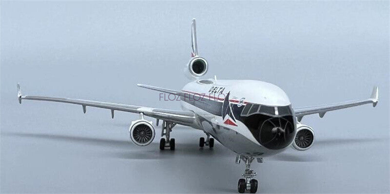 Phoenix for DELTA Airlines MD-11 N806DE 1:400 Aircraft Pre-built Model