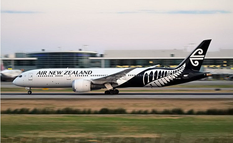1:400 Phoenix Air New Zealand Boeing 787-9 ZK-NZL Airplane Diecast Model