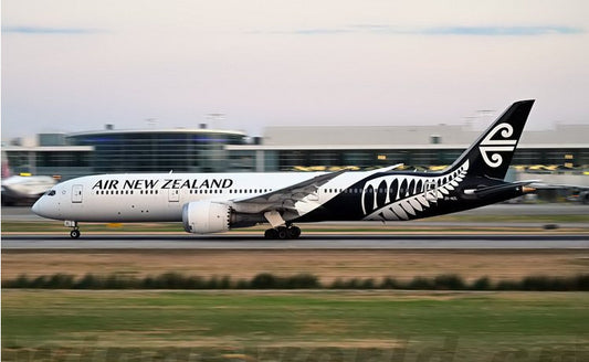 1:400 Phoenix Air New Zealand Boeing 787-9 ZK-NZL Airplane Diecast Model