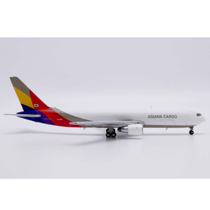 1:400 JC Wings Asiana Boeing 767-300 Passenger Airplane Diecast Plane Model