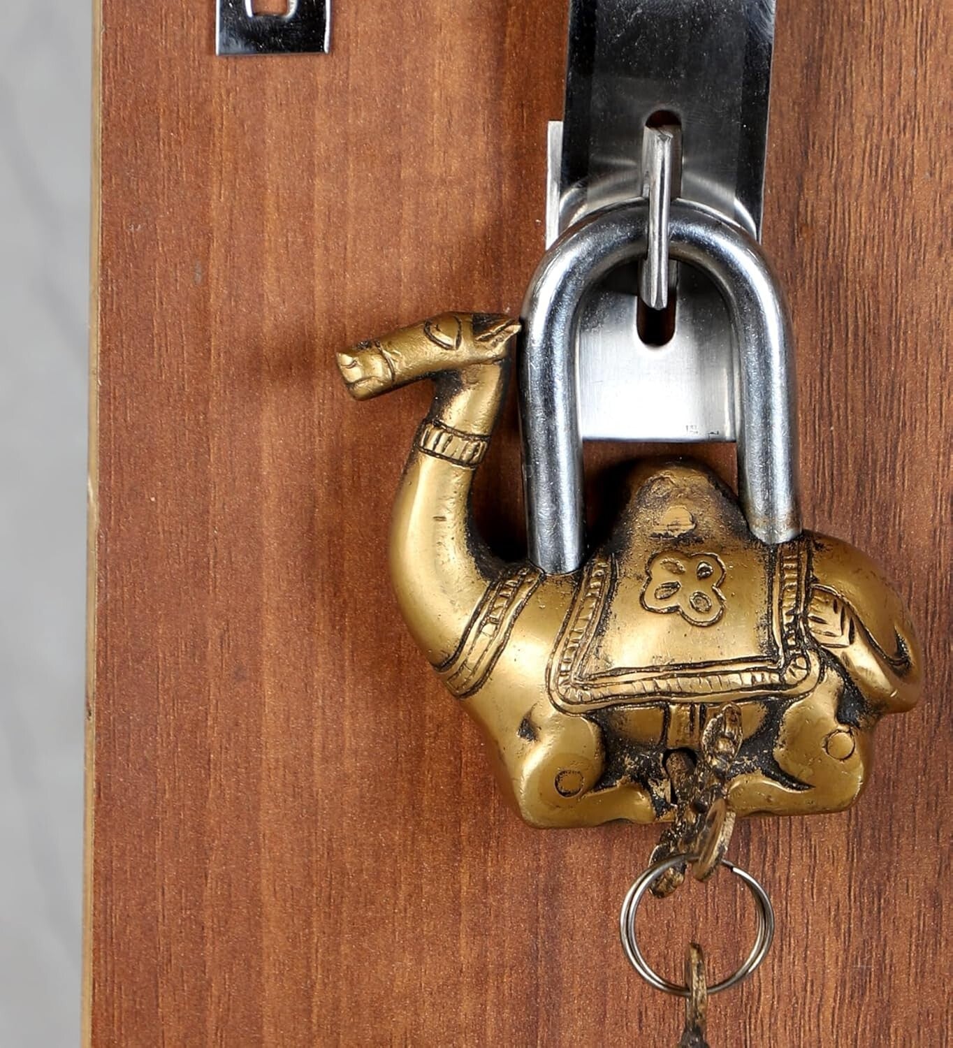Antique Look Camel Design Functional Brass Padlock with 2 Keys
