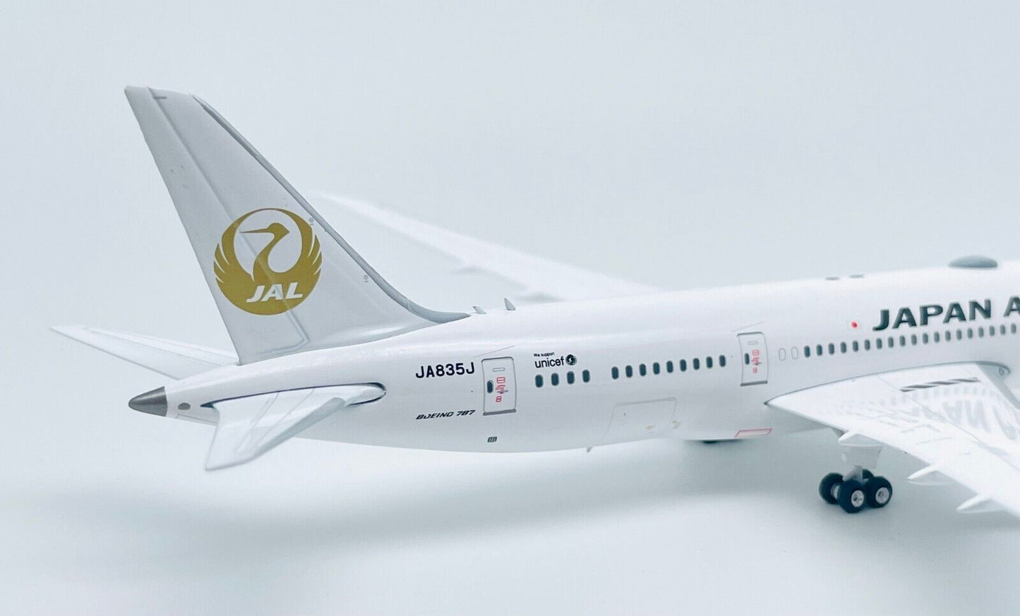 1:400 JC Wings JAPAN AIRLINES BOEING 787-8 Passenger Airplane Diecast Model