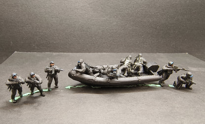handpainted 1/72 Frogmen reconnaissance Special Forces /with kayaks finished