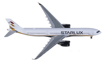 1:400 Phoenix Starlux Airlines Airbus A330-900neo B-58303 Airplane Diecast Model