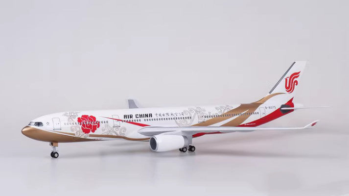 47CM 1:135 AIR CHINA AIRBUS A330 Passenger Airplane Landing Gears Resin Model