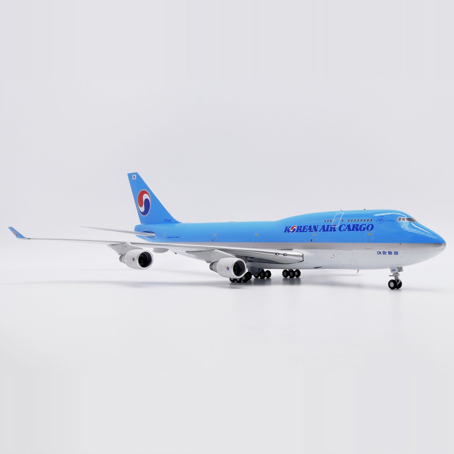 1:200 JC Wings Korean Air Boeing 747-400BCF Passenger Airplane Diecast Model