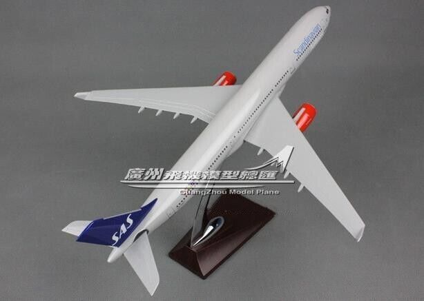 40CM SAS Scandinavian AIRBUS A330 Passenger Airplane Resin Aircrarft Plane Model