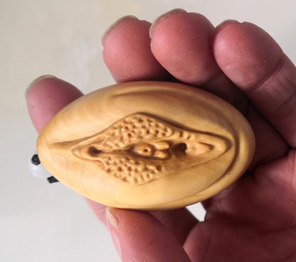 Boxwood Carved Vagina Style Pendant Life Origin Virgin Girl Privacy Statue Decor