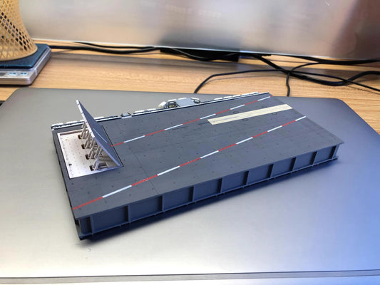 1/144 US Nimitz Class Aircraft Carrier Deck Resin Model