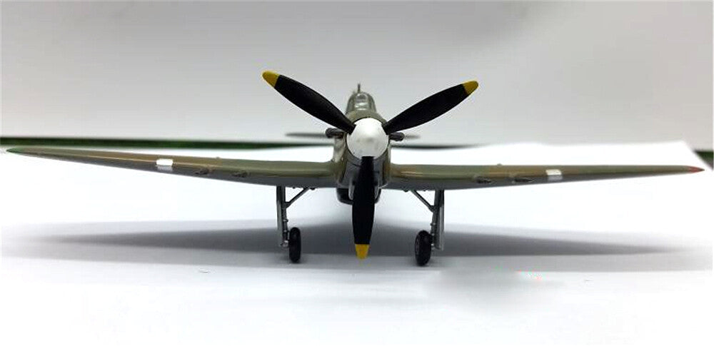 Hurricane MK II/TROP 1941 Russia 1/72 aircraft finished plane Easy model
