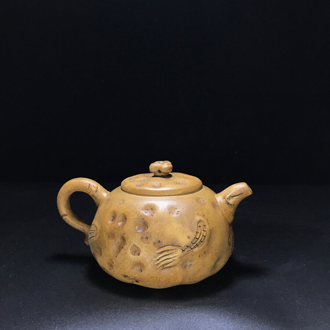 Chinese Yixing Zisha Clay Handmade Exquisite Teapot （供春 底款：时大彬）