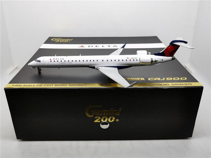 1:200 Geminijets DELTA BOMBARDIER CRJ900 Airfreighter Diecast Aircraft Model