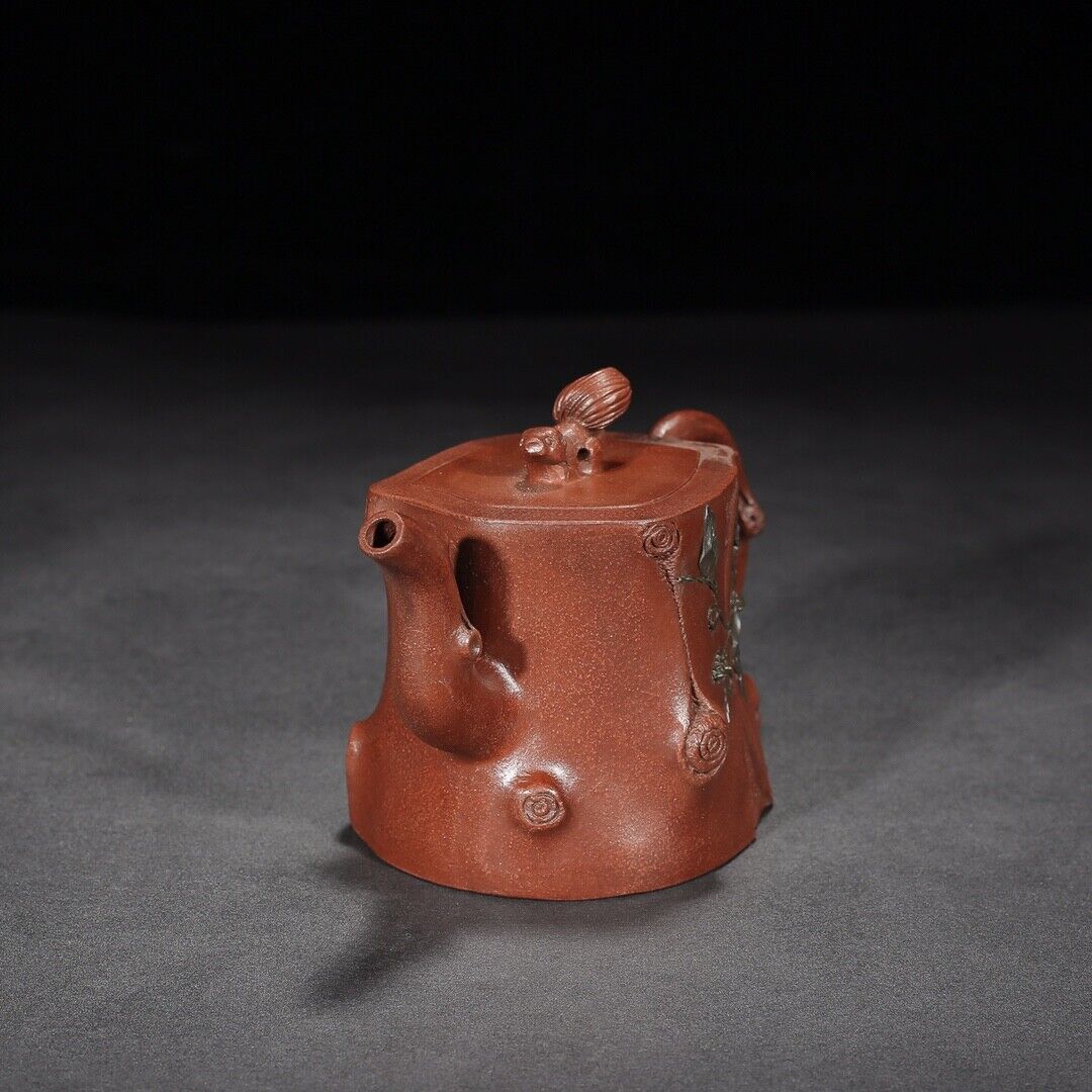 Chinese Yixing Zisha Clay Handmade Exquisite Teapot（松鼠葡萄 底款：杨凤年）