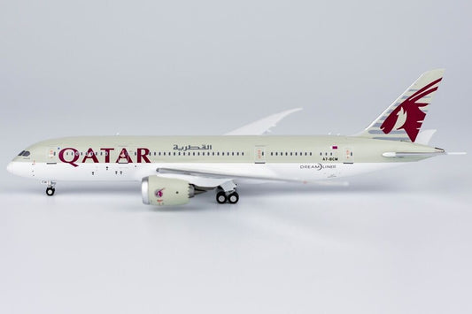 1:400 NG Model QATAR BOEING 787-8 Passenger Airplane Diecast Aircraft Model