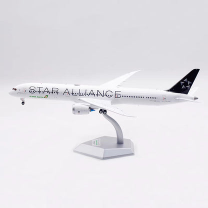 1:200 SQ Wings EVA Air Boeing 787-10 B-17812 Passenger Airplane Diecast Model