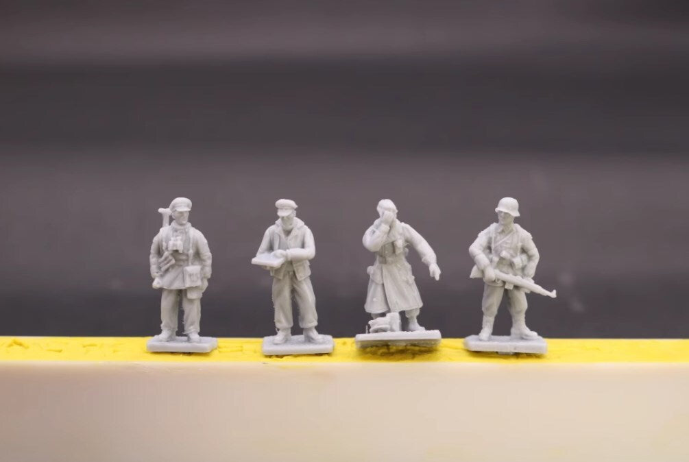 Unassembled1/72 Resin WWII German SS 9 Soldiers kit A&Bstyle